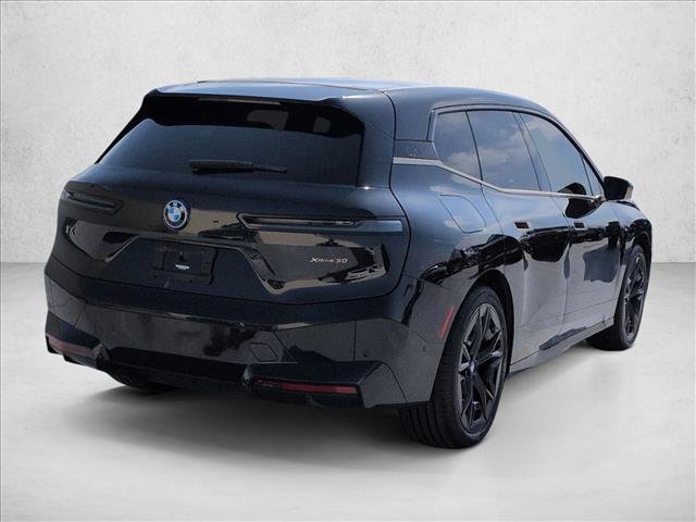 Used 2022 BMW iX xDrive50 w/ Premium Package AWD/4WD image 5
