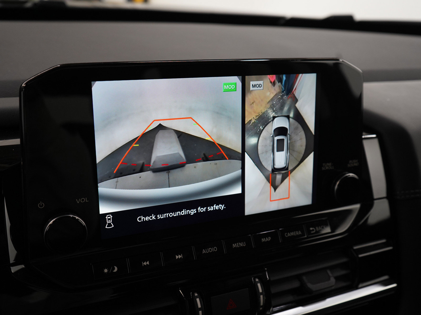 Used 2023 Nissan Pathfinder Platinum image 24