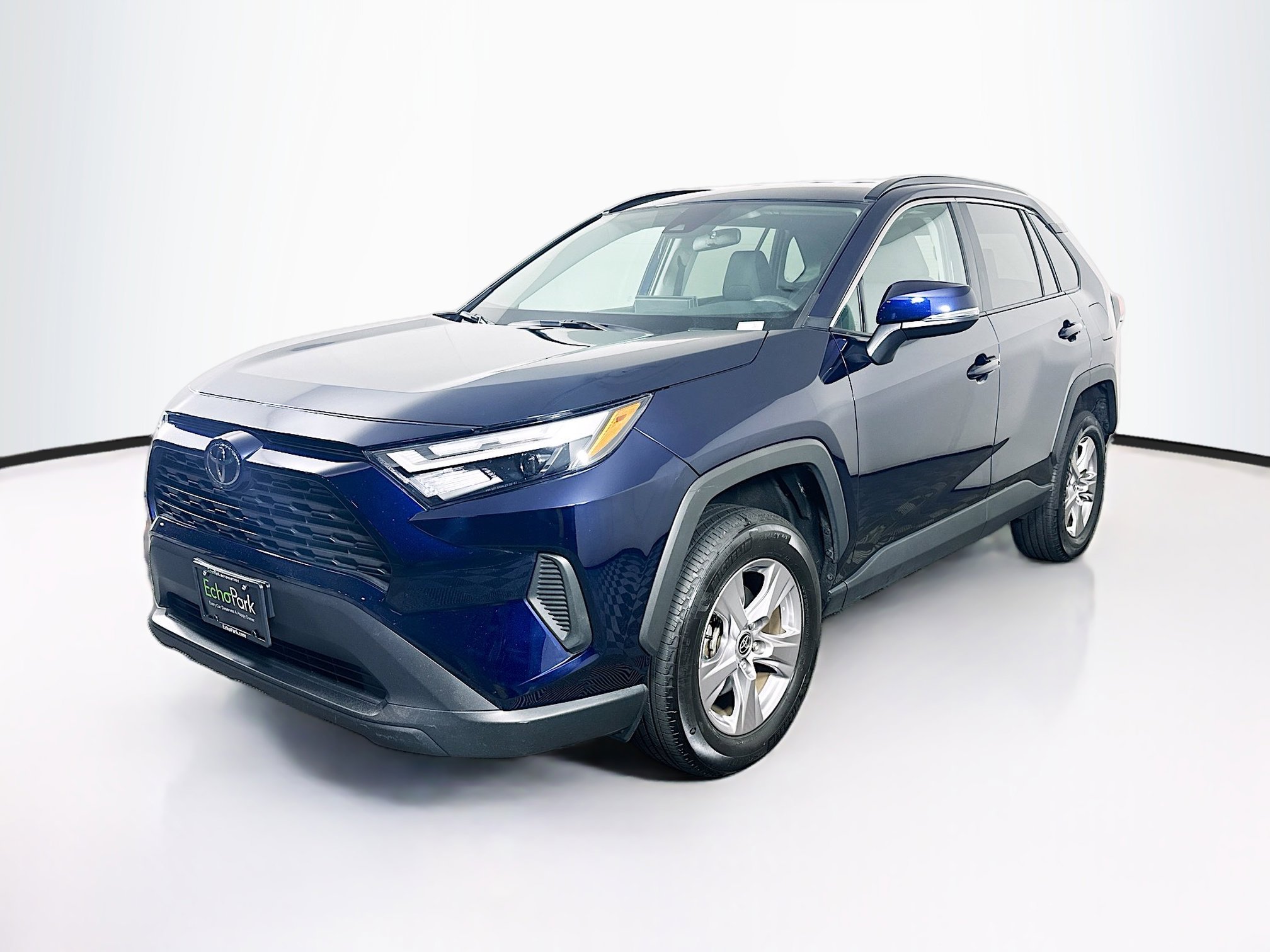 Used 2025 Toyota RAV4 XLE FWD image 3