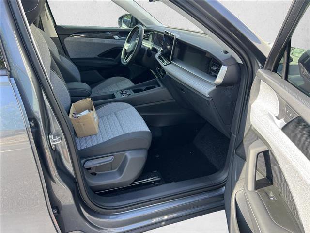 Certified 2025 Volkswagen Tiguan S image 18