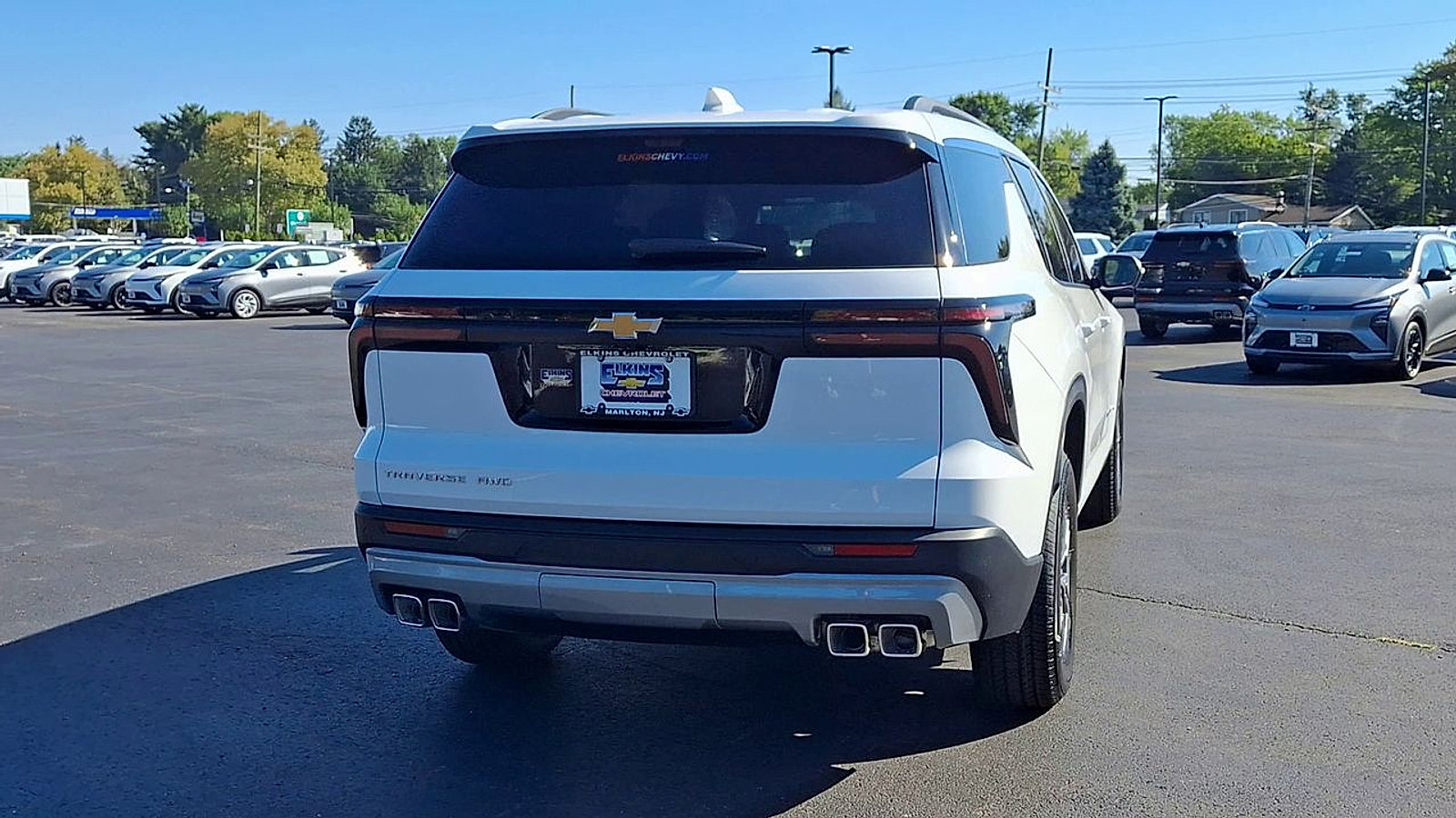 New 2027 Chevrolet Traverse LT w/ Driver Confidence Package AWD/4WD image 2