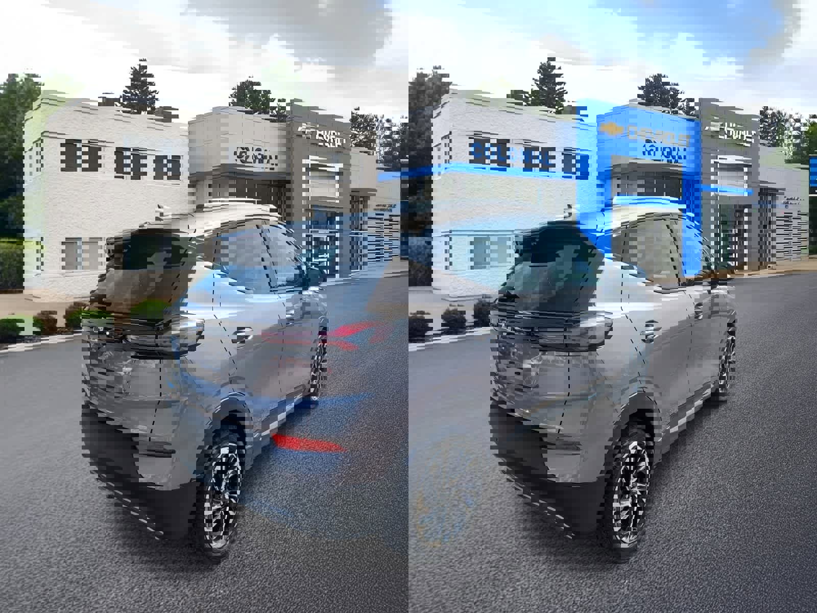 Used 2023 Chevrolet Bolt EUV Premier image 4