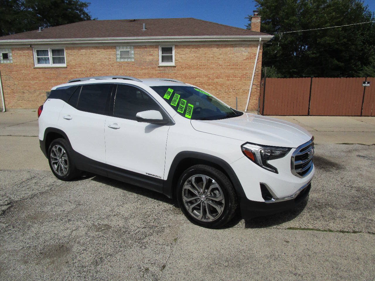 Used 2019 GMC Terrain SLT w/ Preferred Package FWD image 2