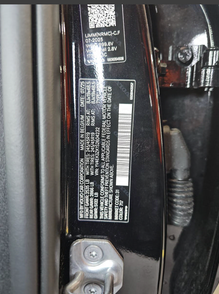 Used 2025 Volvo EX30 Plus w/ Climate Package AWD/4WD image 7