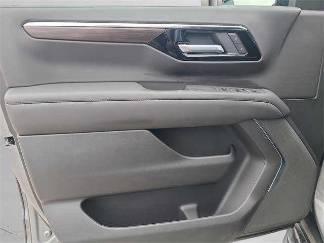 New 2026 Chevrolet Suburban LS w/ LPO, Dark Essentials Package image 19