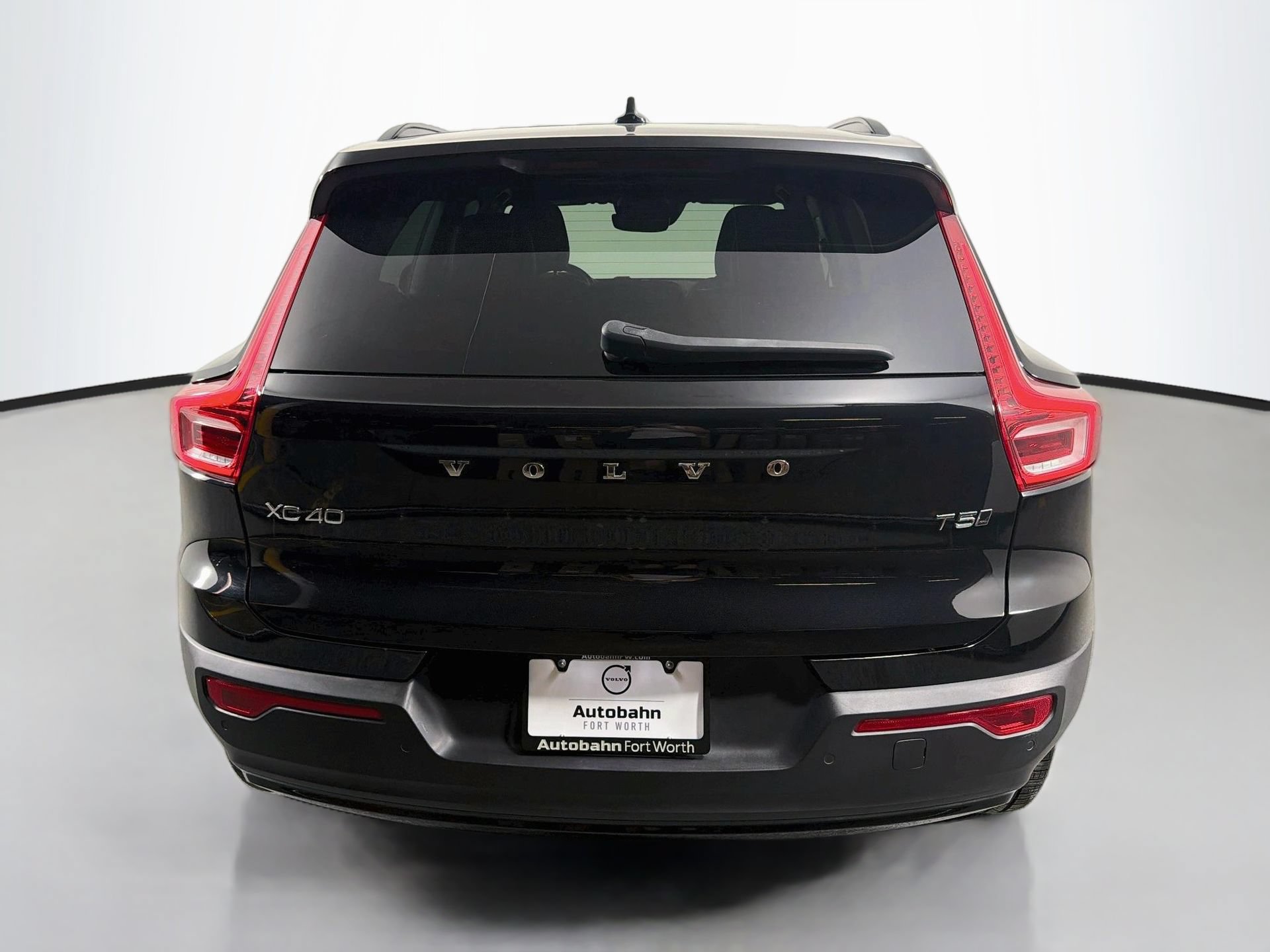 Used 2021 Volvo XC40 T5 R-Design w/ Advanced Package AWD/4WD image 7