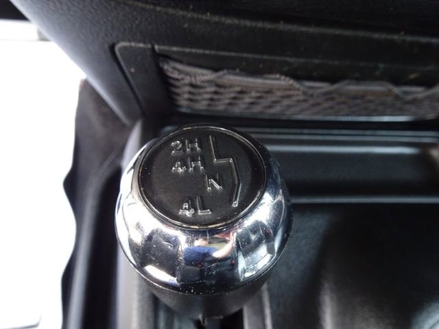 Used 2018 Jeep Wrangler Sahara image 17