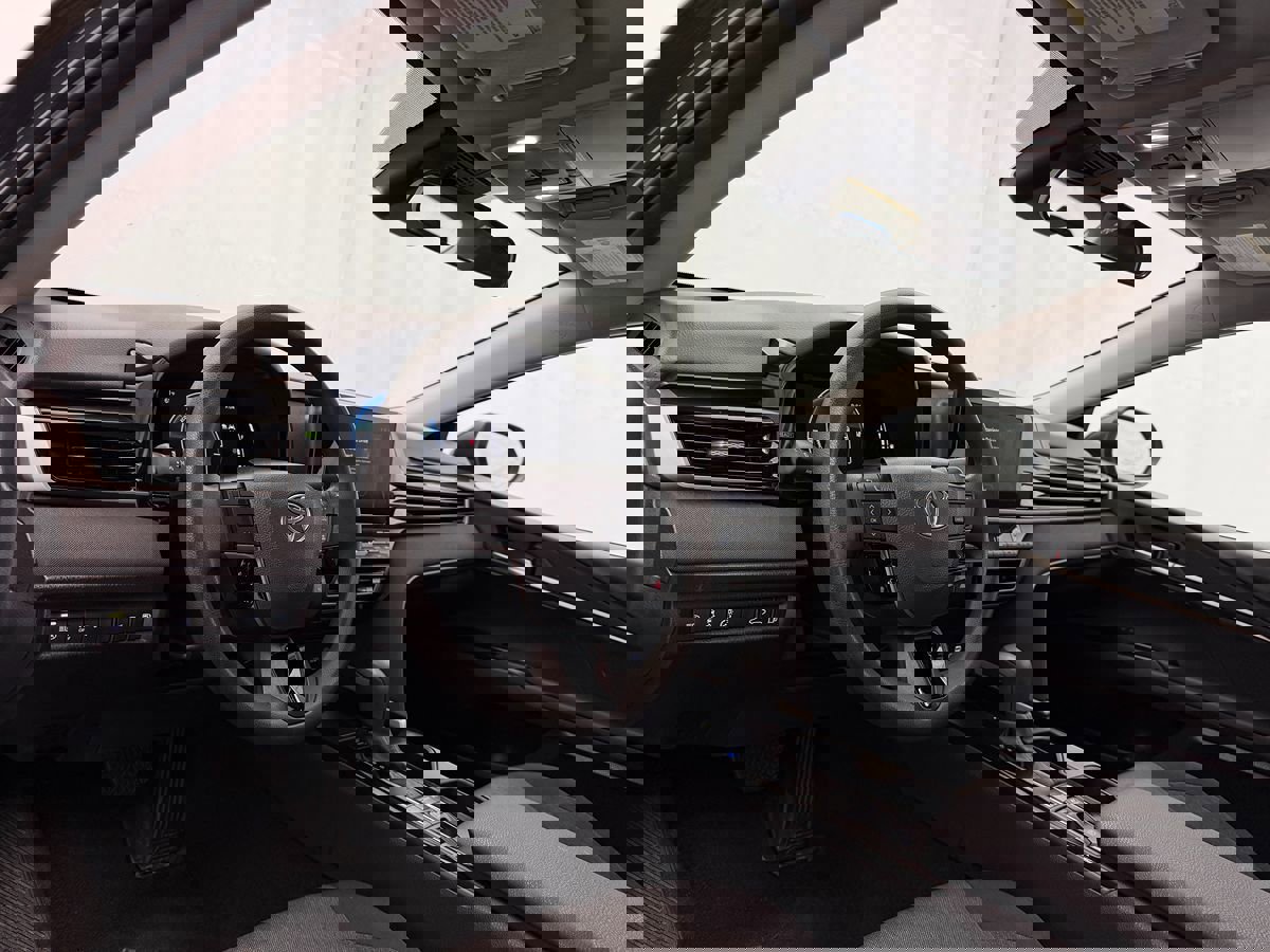 Used 2025 Toyota Camry LE image 6