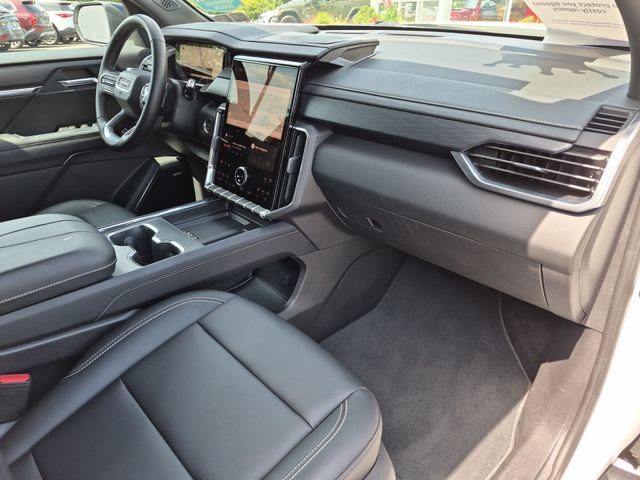 Used 2026 GMC Acadia Elevation w/ Elevation Premium Package FWD image 31
