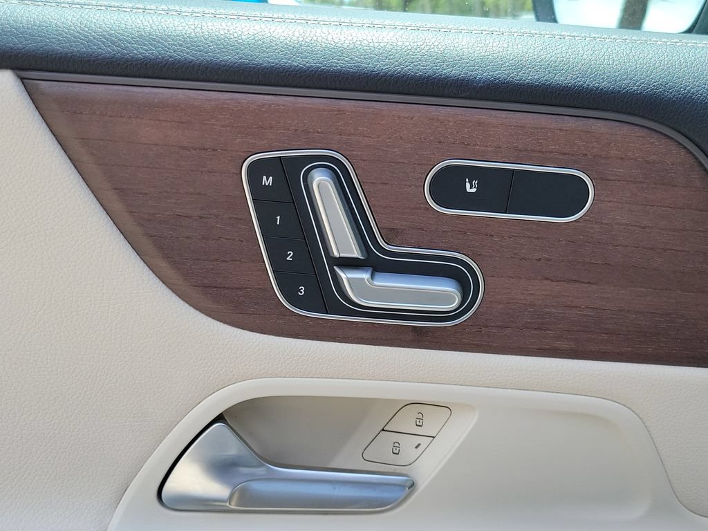 Used 2023 Mercedes-Benz GLB 250 image 18