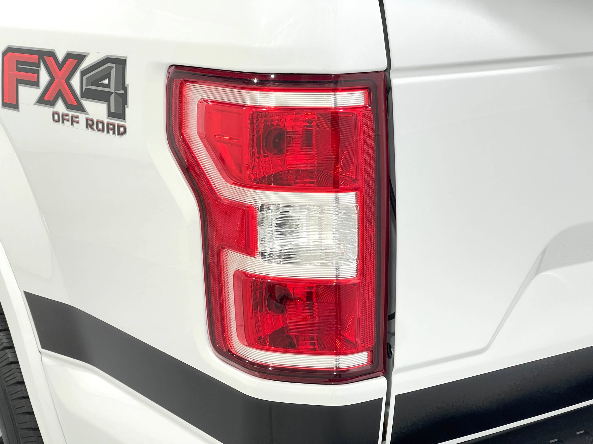 Used 2018 Ford F150 XLT w/ Equipment Group 302A Luxury AWD/4WD image 33