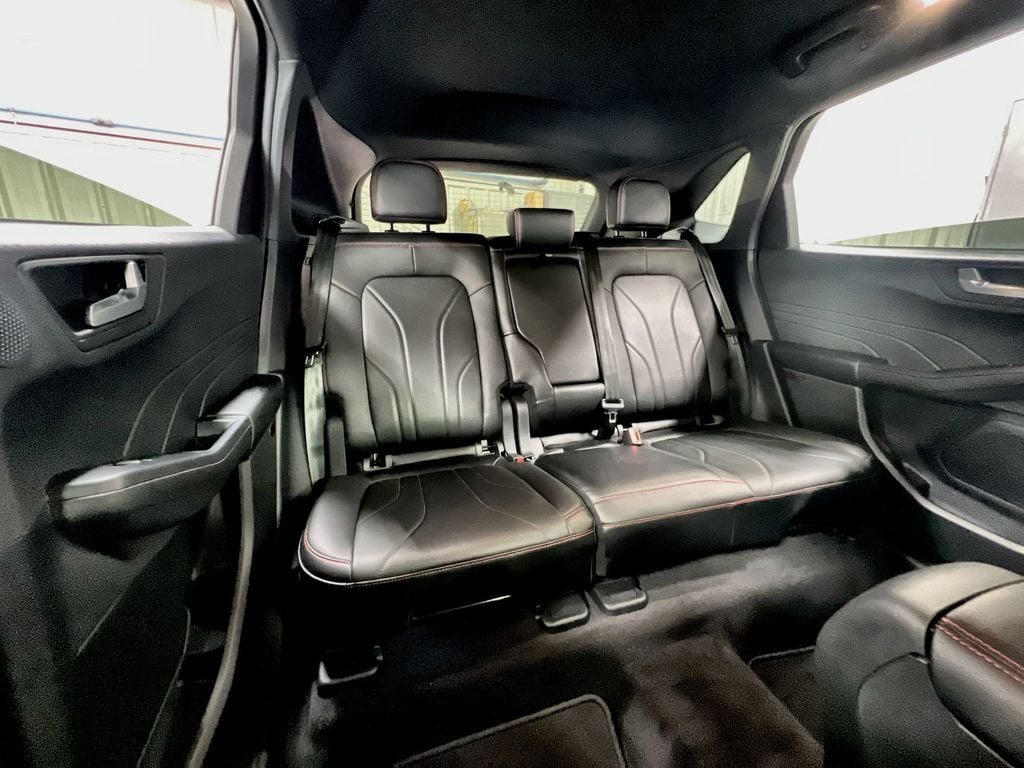 Used 2025 Ford Escape ST-Line Elite w/ Premium Technology Package AWD/4WD image 23