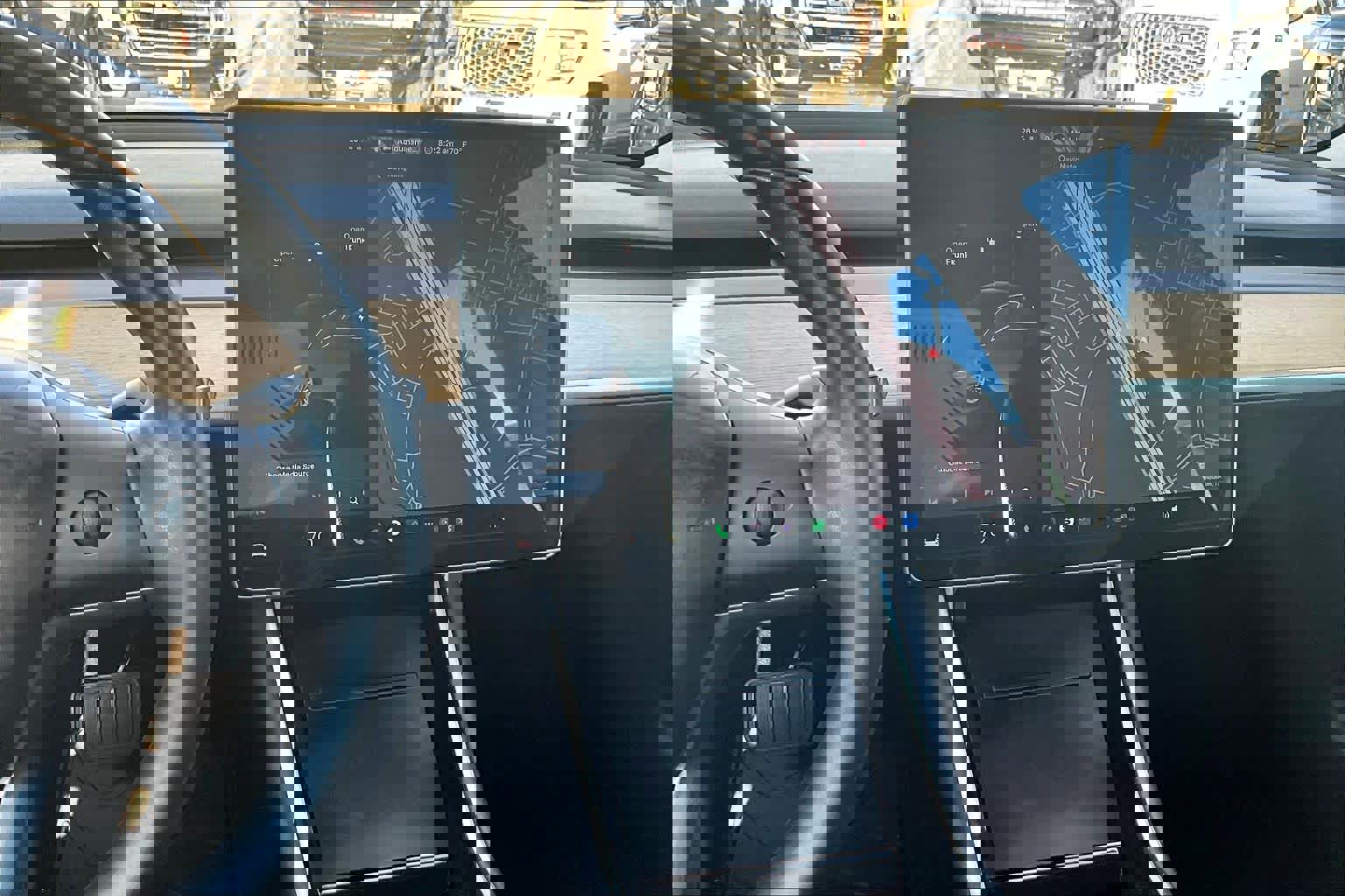 Used 2018 Tesla Model 3 Mid Range image 6