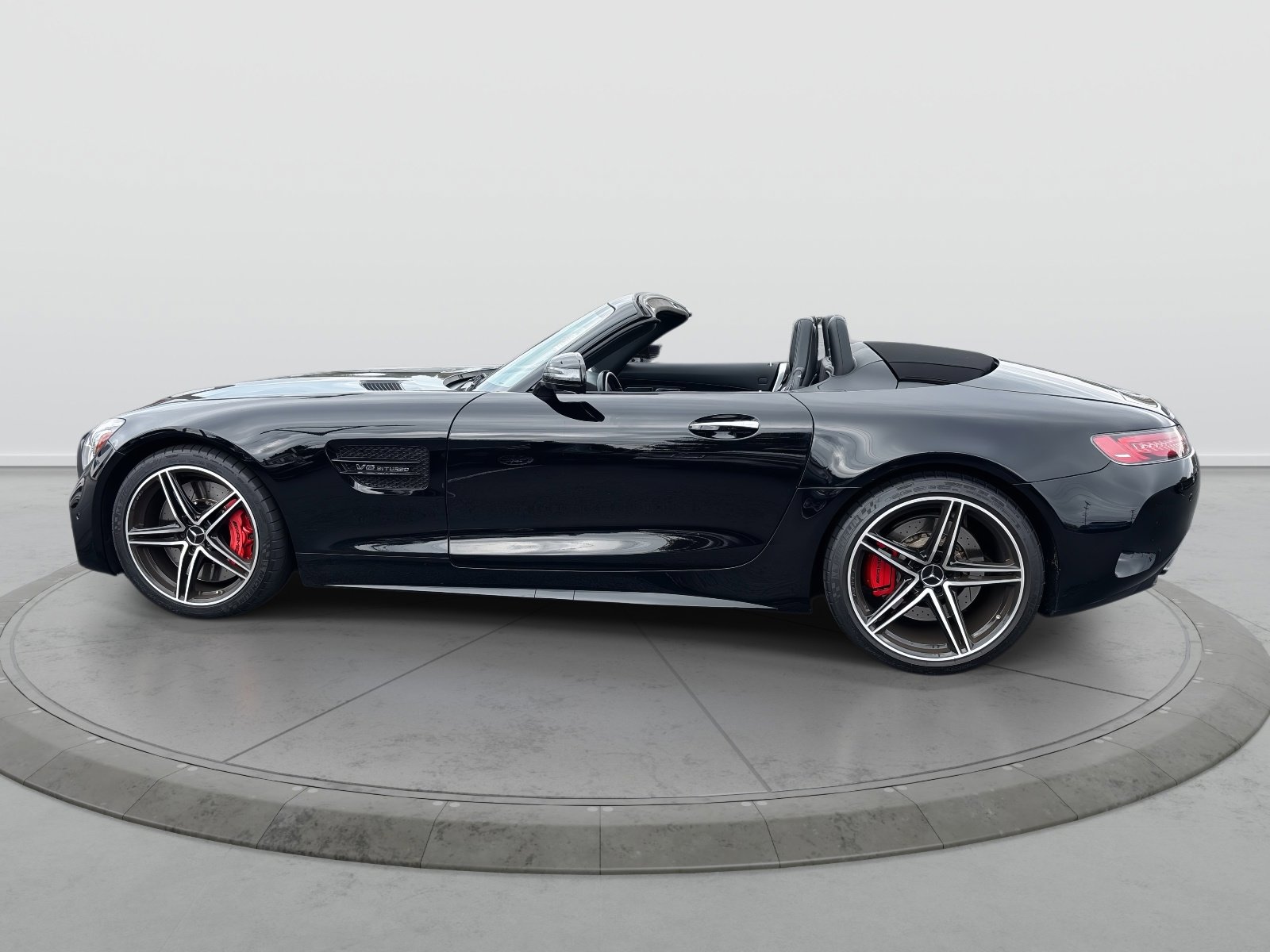 Used 2018 Mercedes-Benz AMG GT C image 2