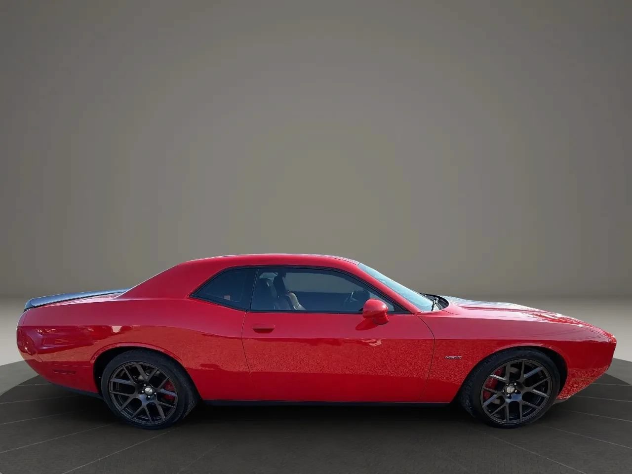 Used 2016 Dodge Challenger R/T Plus RWD image 4