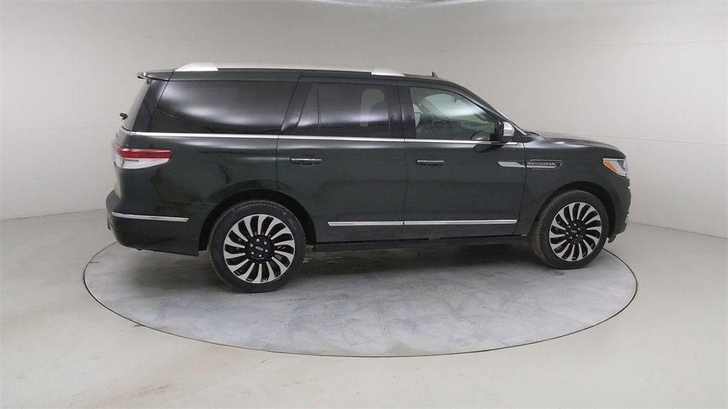 Used 2023 Lincoln Navigator Black Label image 14