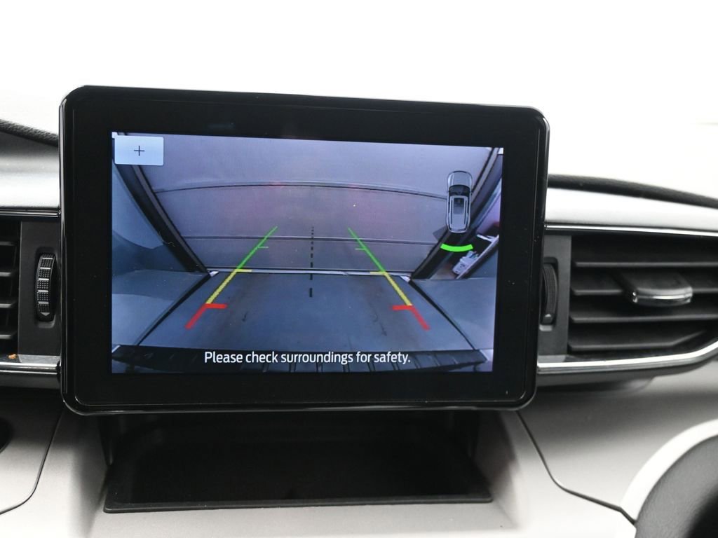 Used 2024 Ford Explorer XLT w/ Equipment Group 202A image 19