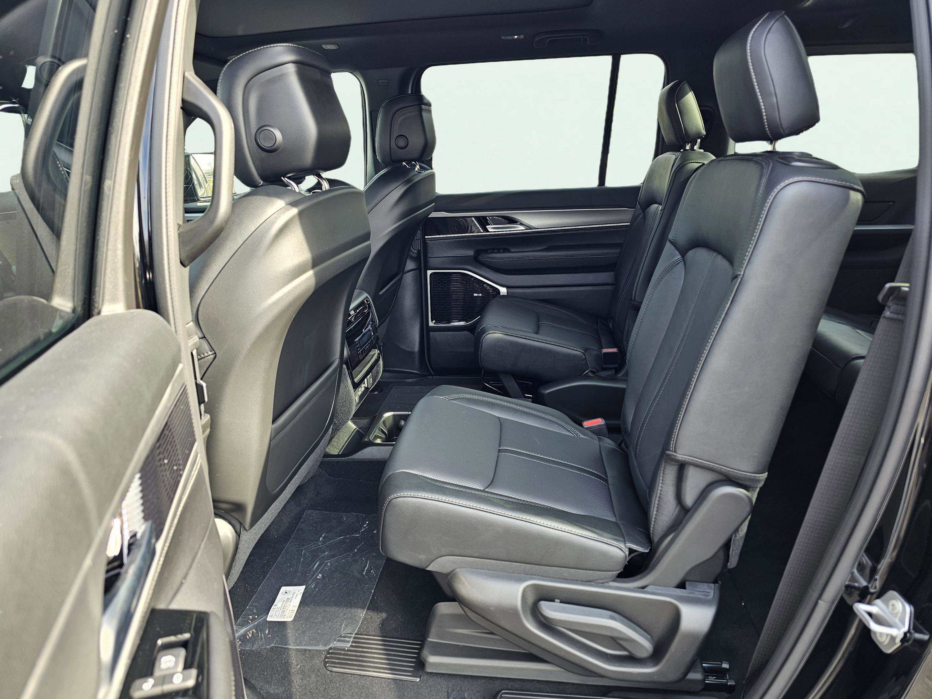 New 2026 Jeep Grand Wagoneer Limited w/ Premium Group II image 31