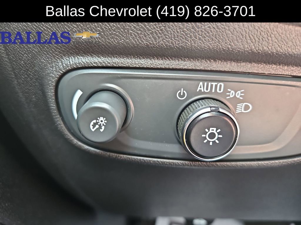 Used 2023 Chevrolet Equinox RS w/ LPO, Cargo Package FWD image 18