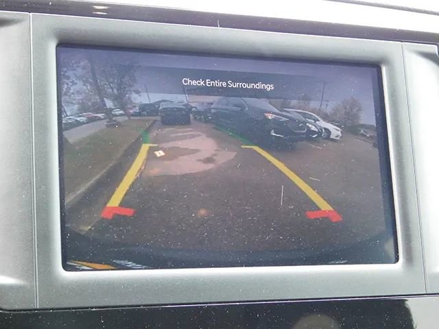 Used 2023 Chrysler Voyager LX image 16