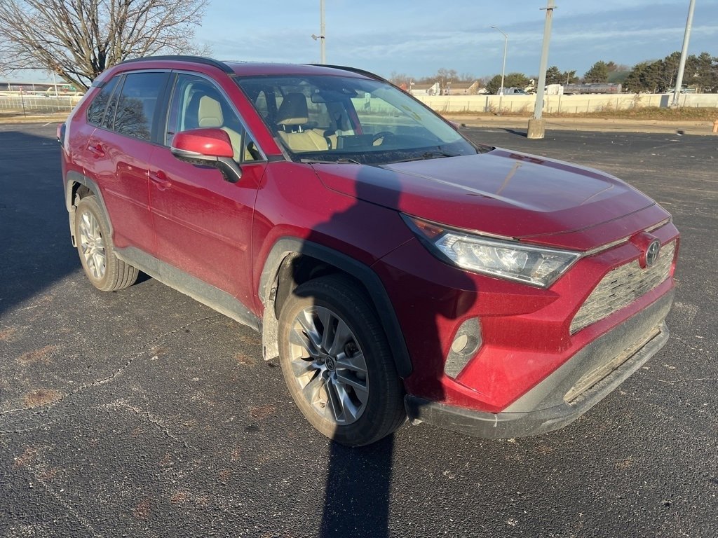 Used 2021 Toyota RAV4 XLE Premium image 15