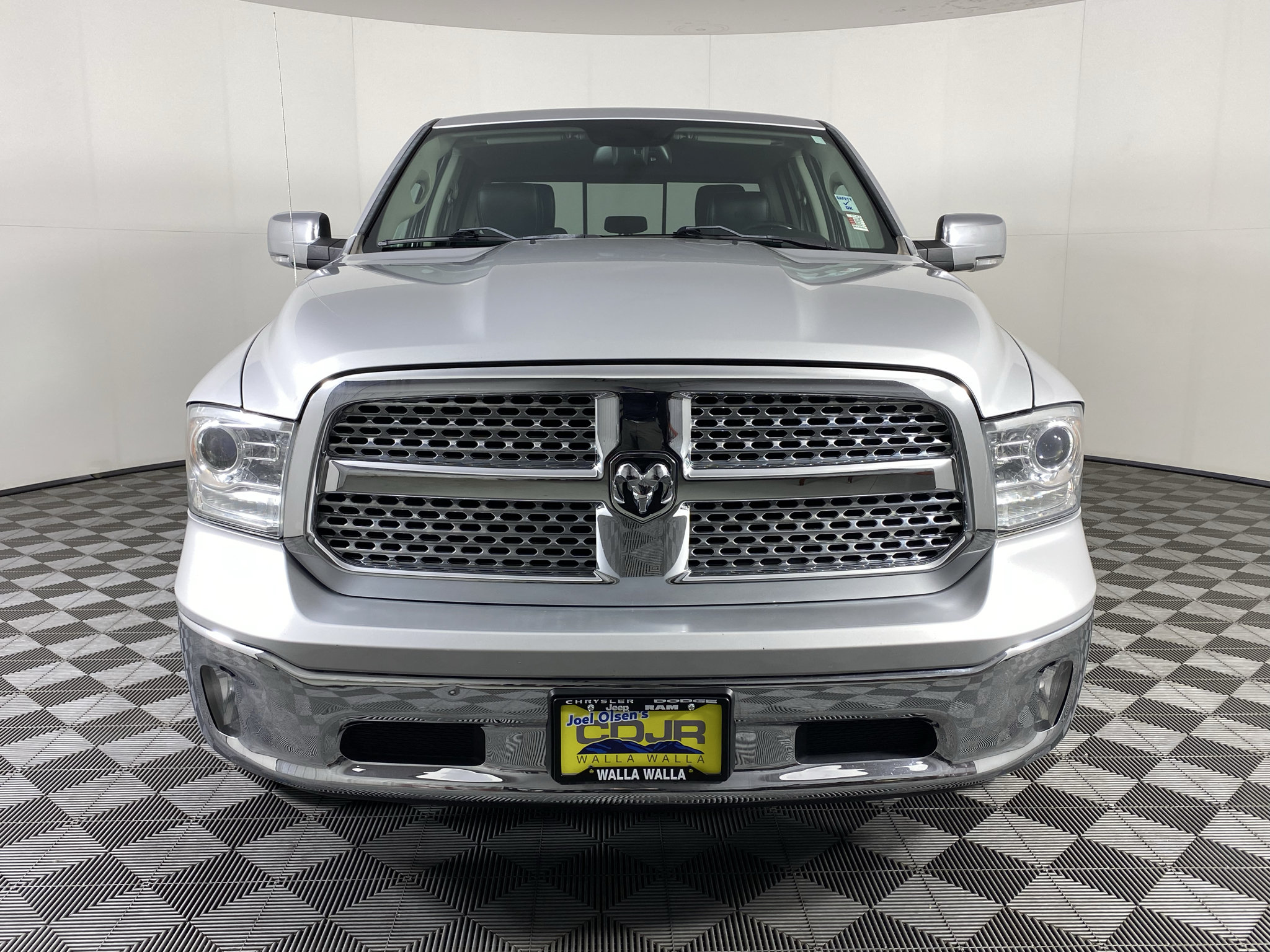 Used 2018 RAM 1500 Laramie w/ Convenience Group AWD/4WD image 5
