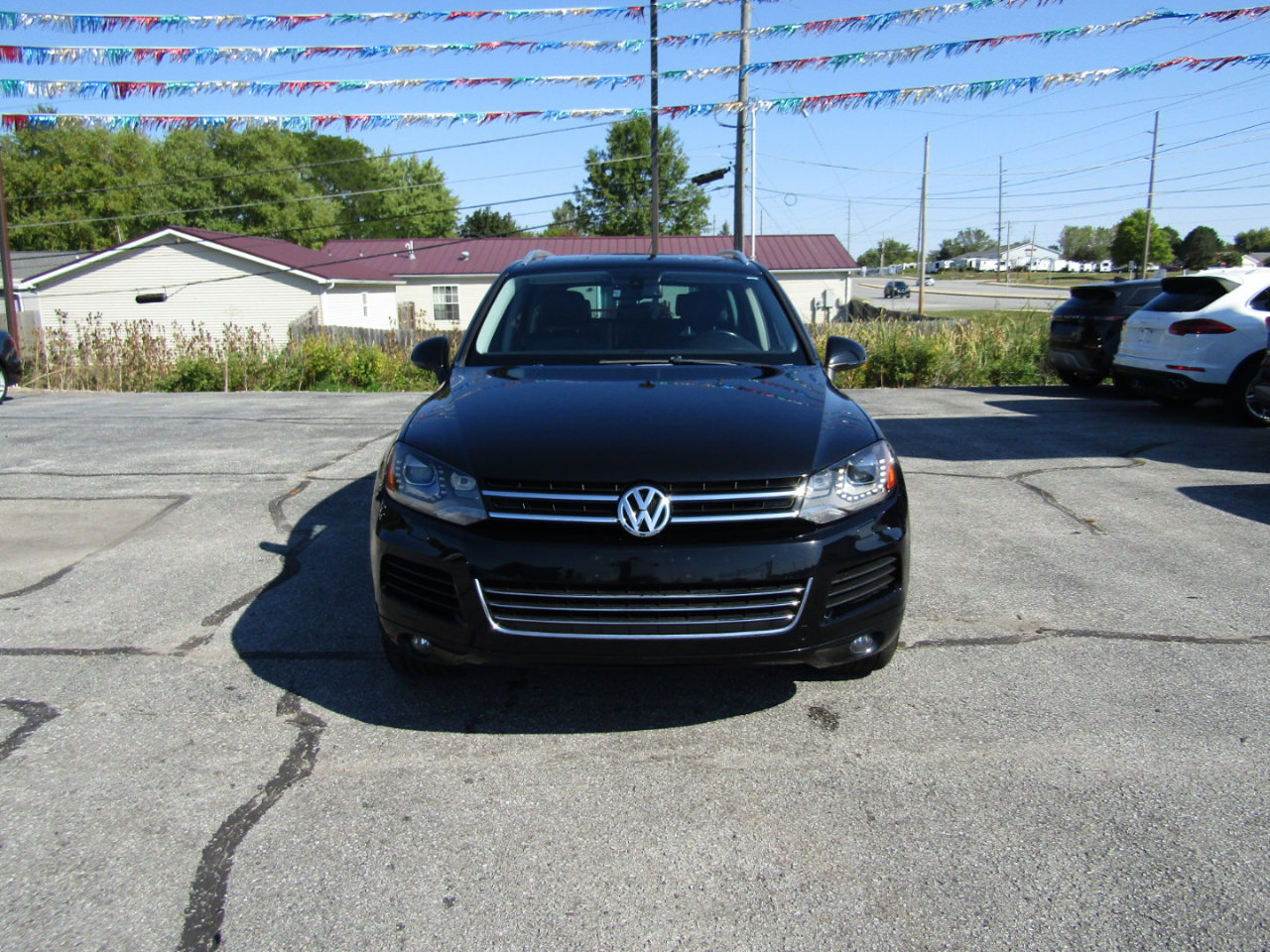 Used 2014 Volkswagen Touareg VR6 image 2