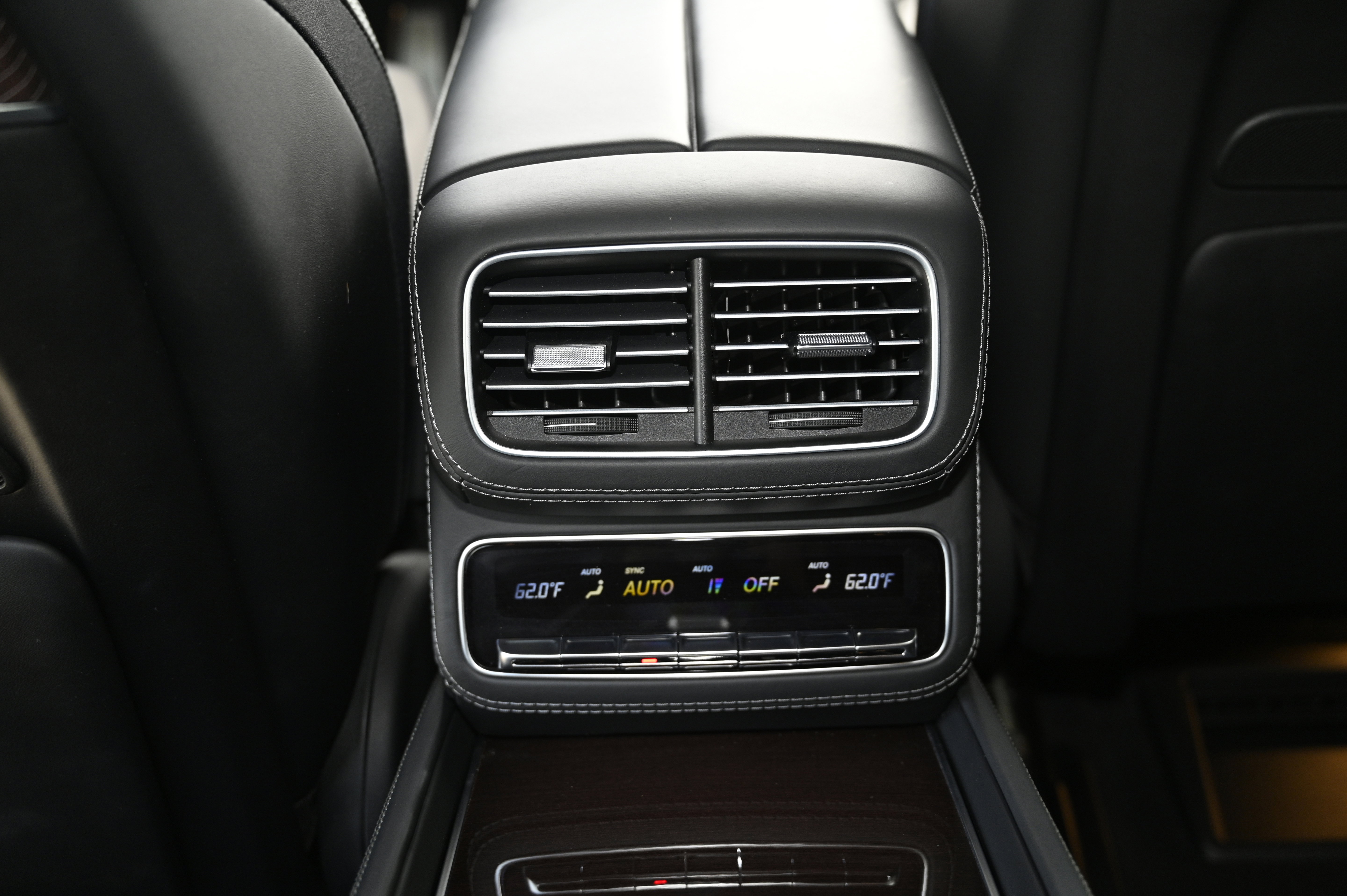 Used 2023 Mercedes-Benz Maybach GLS 600 4MATIC image 46