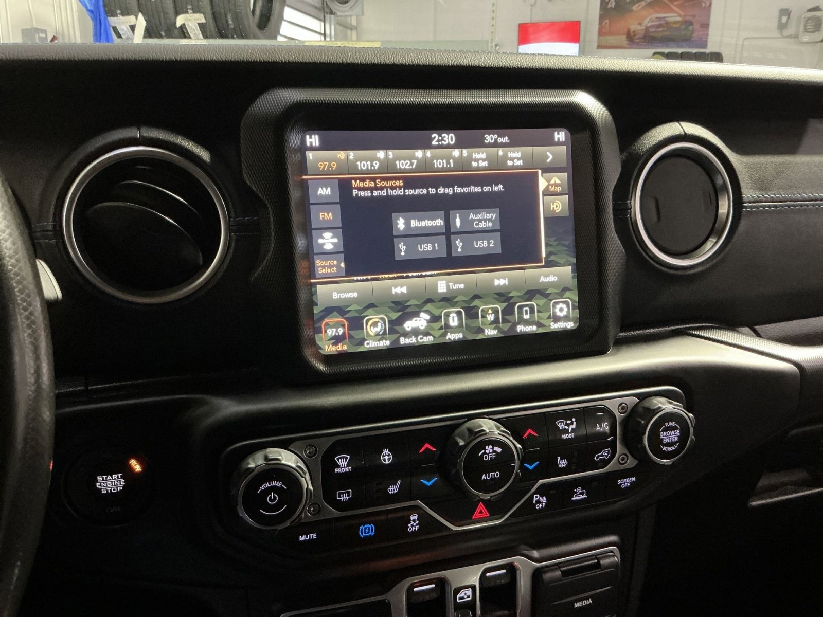 Used 2021 Jeep Wrangler Unlimited Rubicon 4xe w/ Steel Bumper Group image 26