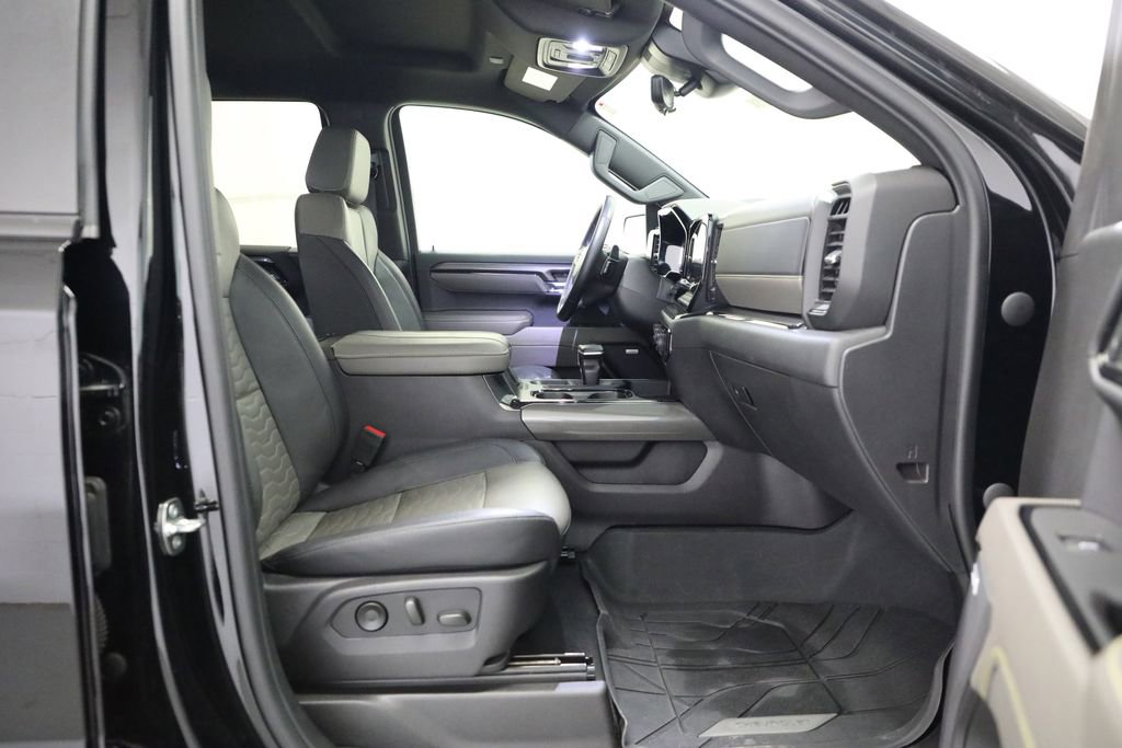 Used 2024 Chevrolet Silverado 1500 ZR2 w/ Technology Package AWD/4WD image 10