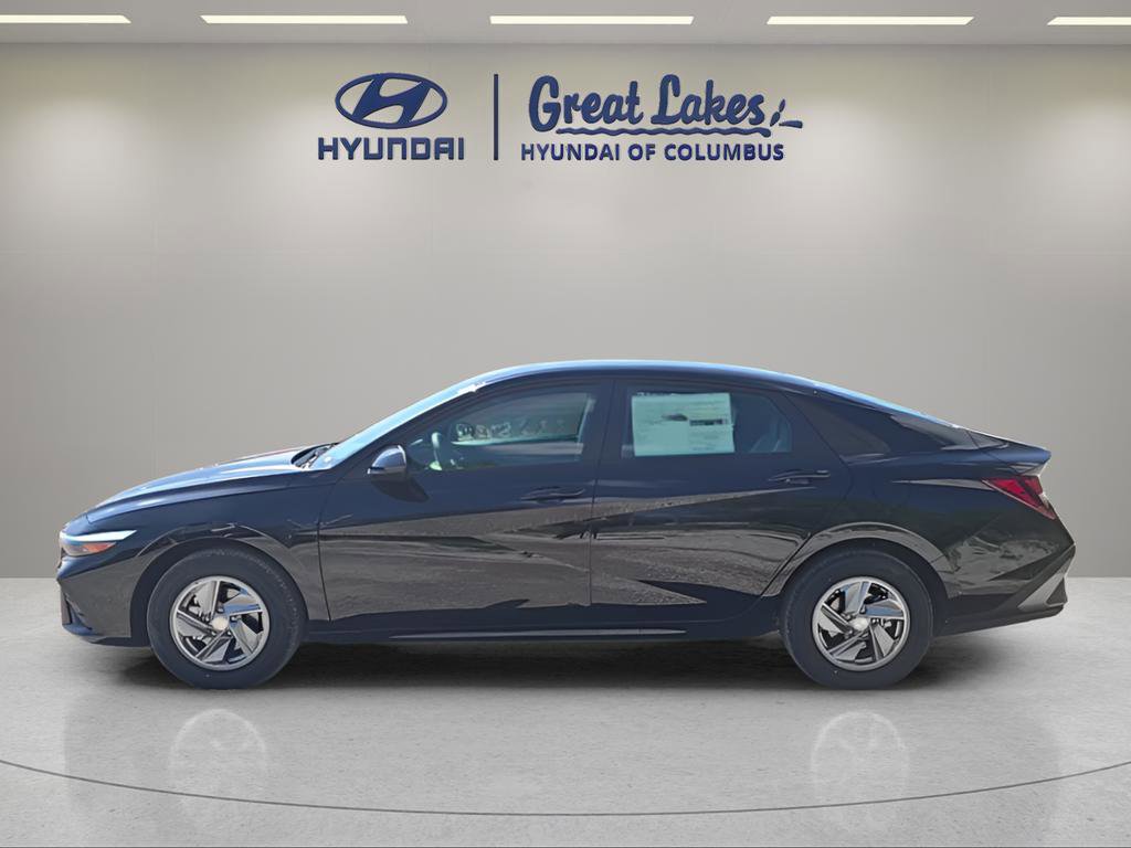 New 2026 Hyundai Elantra SE FWD image 2