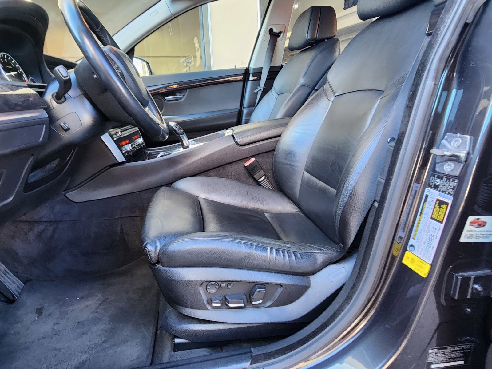 Used 2011 BMW 550i Gran Turismo image 17