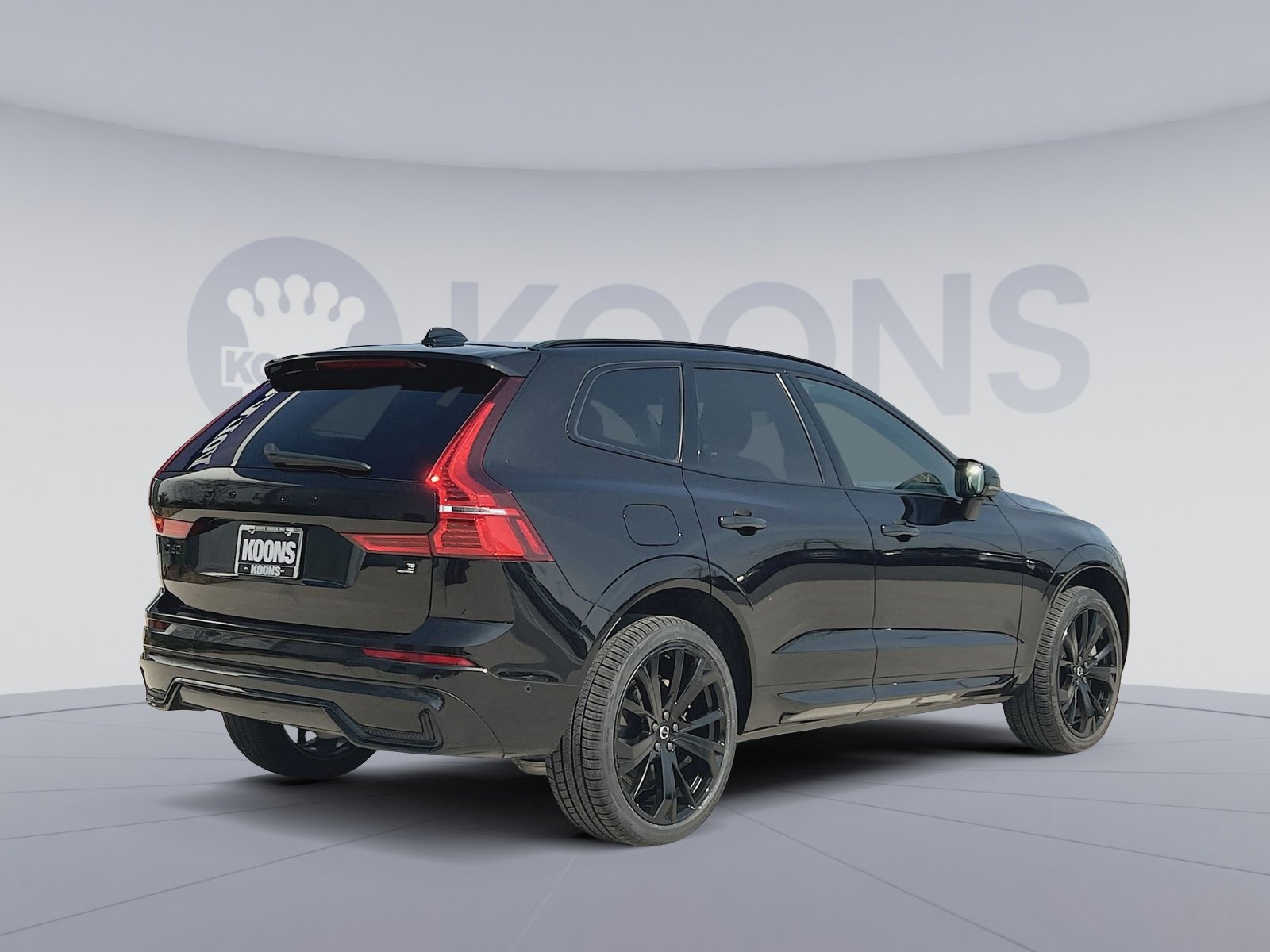 Certified 2024 Volvo XC60 T8 Ultimate w/ Climate Package image 7