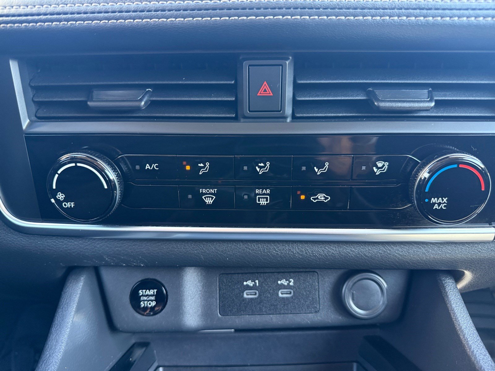 Used 2024 Nissan Rogue S AWD/4WD image 25