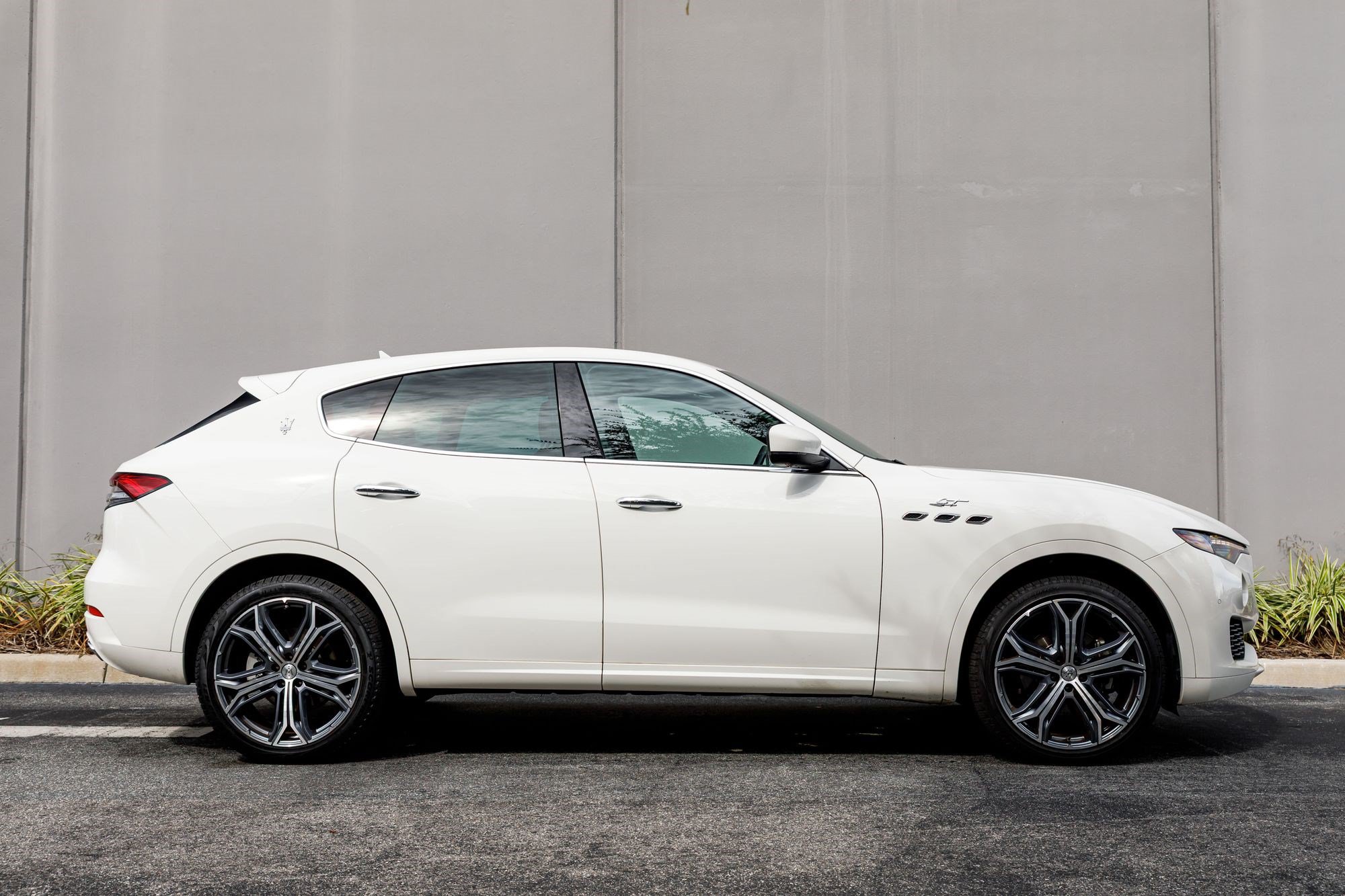 Used 2023 Maserati Levante GT AWD/4WD image 6