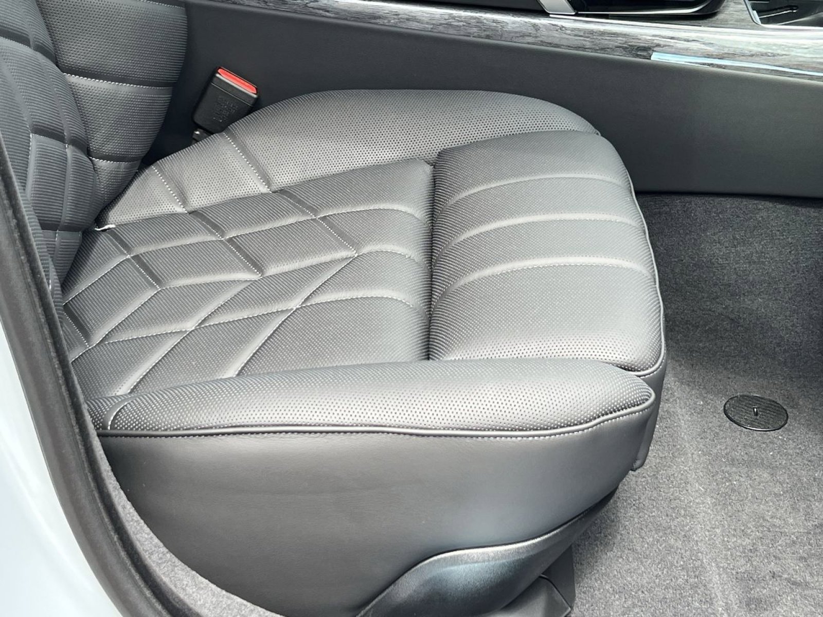 New 2025 BMW 740i xDrive w/ Executive Package image 27