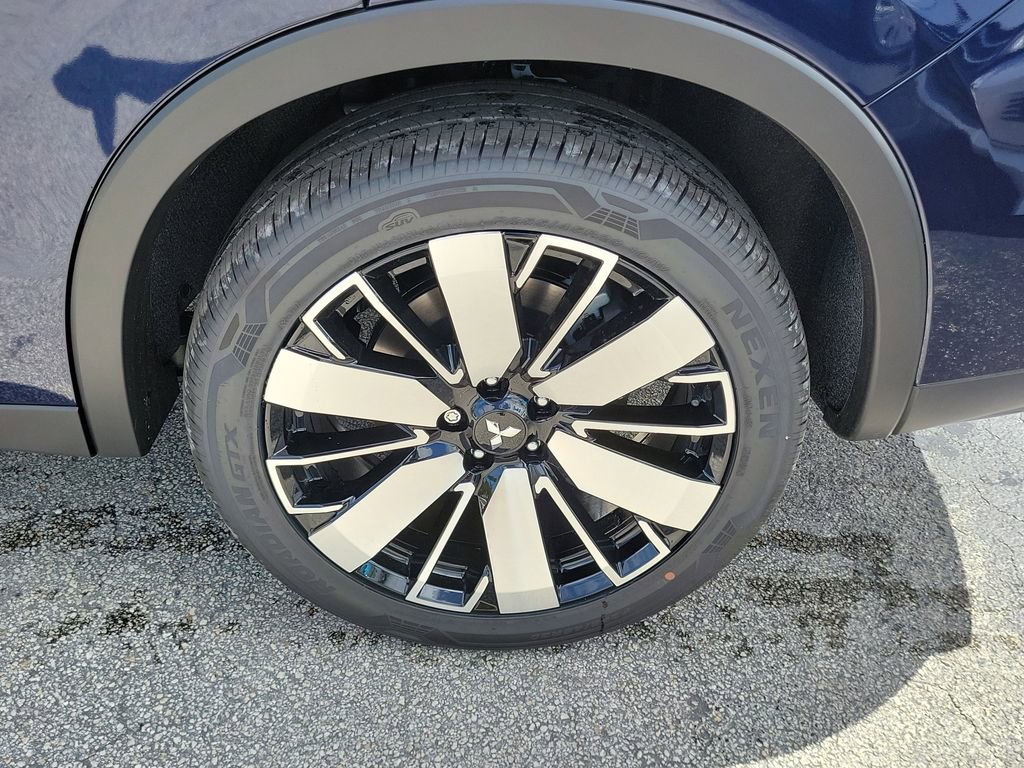 New 2025 Mitsubishi Outlander SE image 5