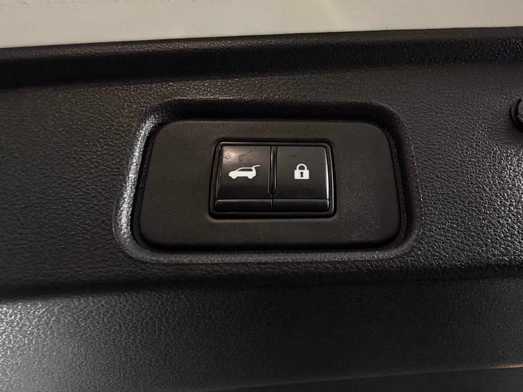 Used 2024 Nissan Pathfinder SL image 30