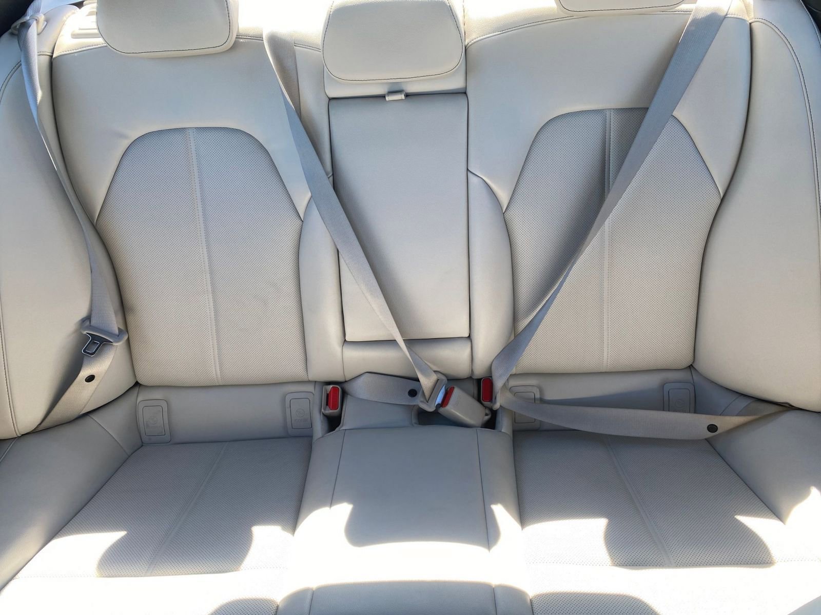 Used 2025 Genesis G70 2.5T image 40