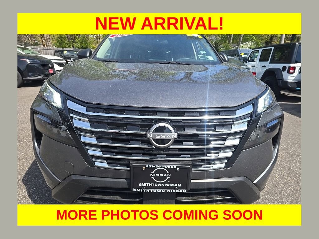 Used 2025 Nissan Rogue S AWD/4WD image 1