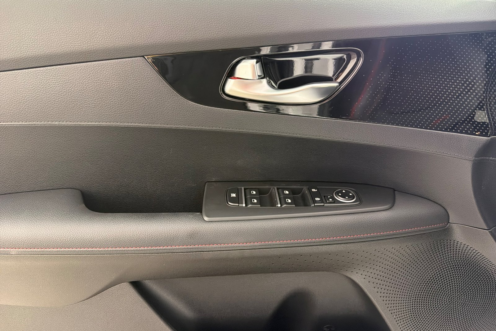 Used 2024 Kia Forte GT FWD image 10