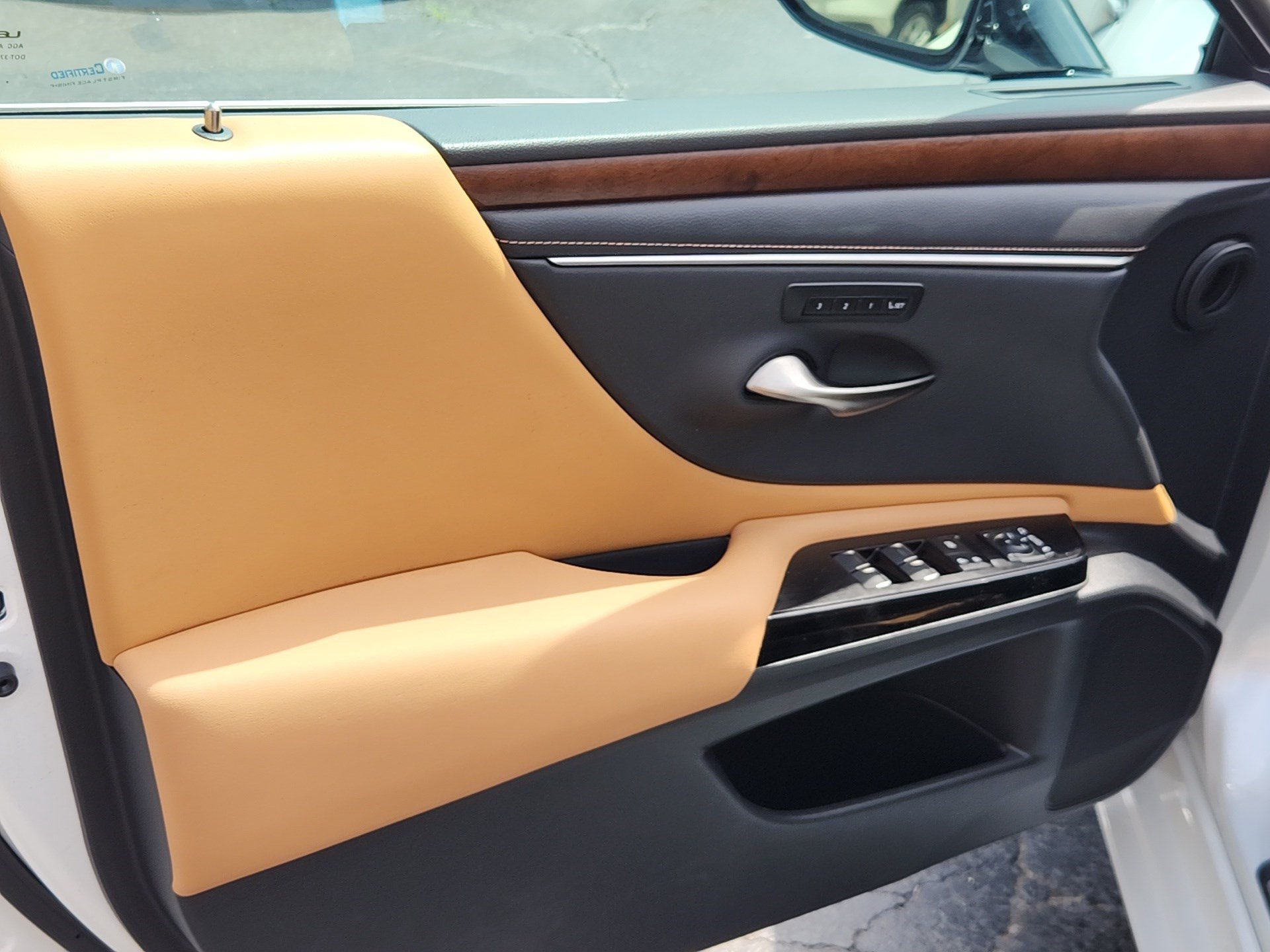 Used 2023 Lexus ES 300h w/ Premium Package FWD image 10