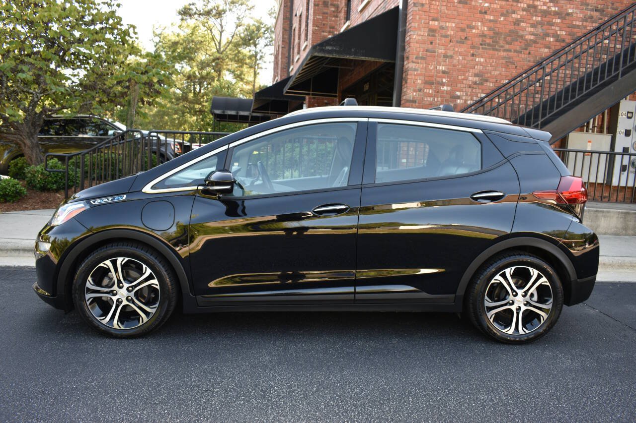 Used 2021 Chevrolet Bolt Premier w/ Infotainment Package FWD image 4