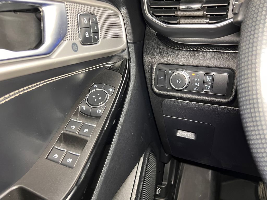 Used 2021 Ford Explorer ST image 15