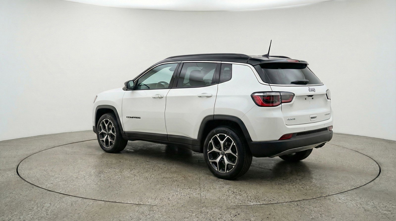 Used 2025 Jeep Compass Limited image 6