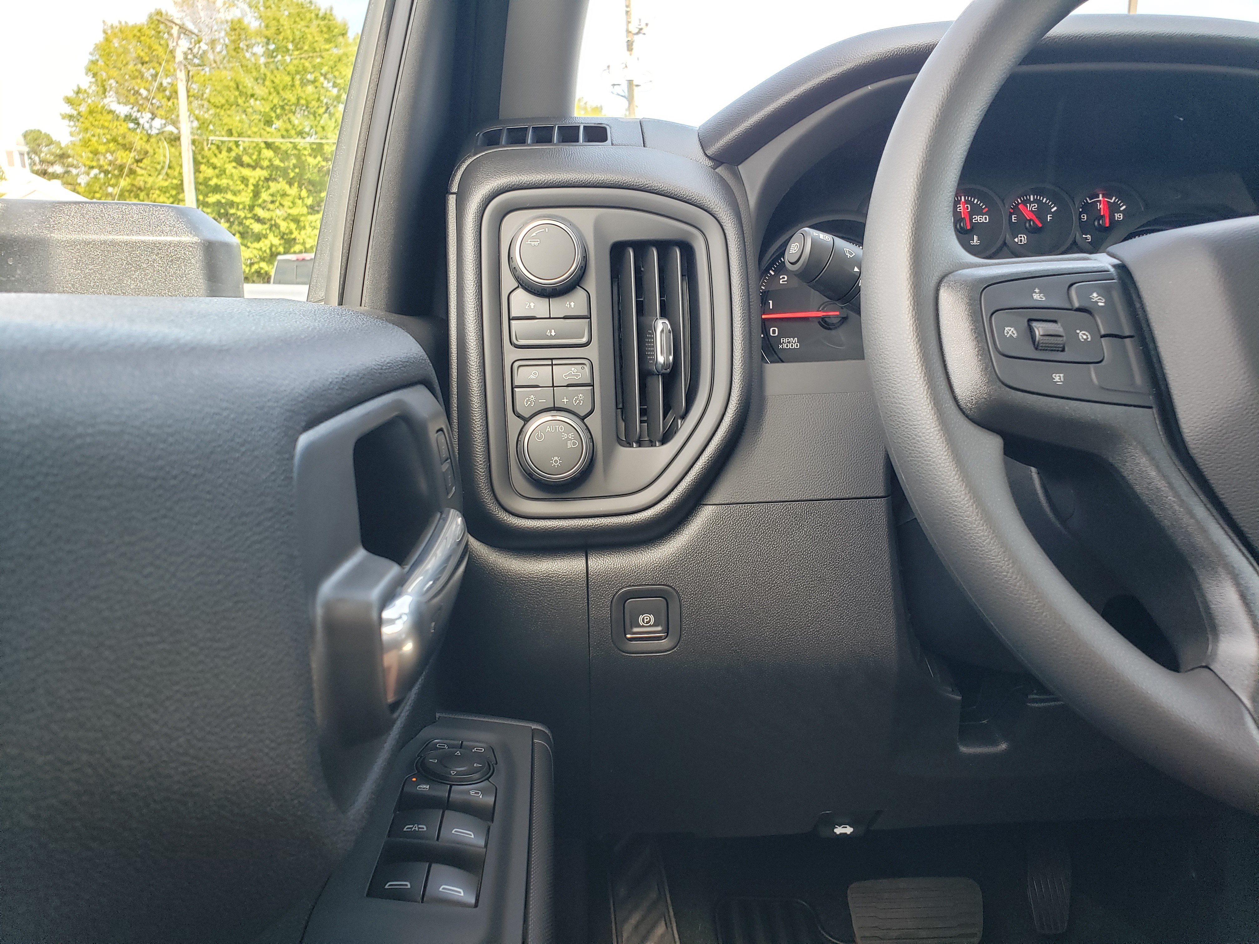 New 2026 Chevrolet Silverado 2500 Custom w/ Custom Value Package AWD/4WD image 13