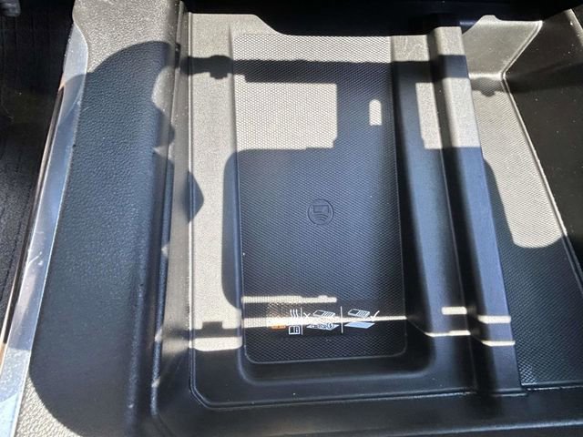 Used 2019 GMC Sierra 1500 SLT w/ SLT Premium Plus Package AWD/4WD image 19