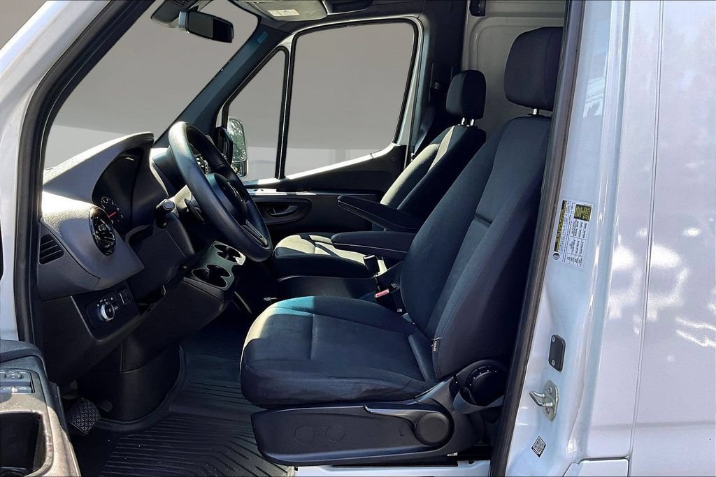 Used 2023 Mercedes-Benz Sprinter 2500 image 16