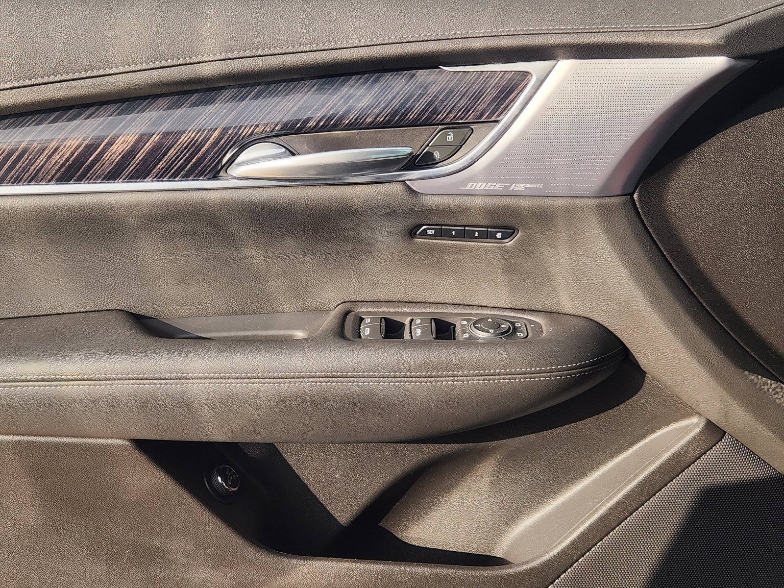 Used 2023 Cadillac XT6 Premium Luxury FWD image 25