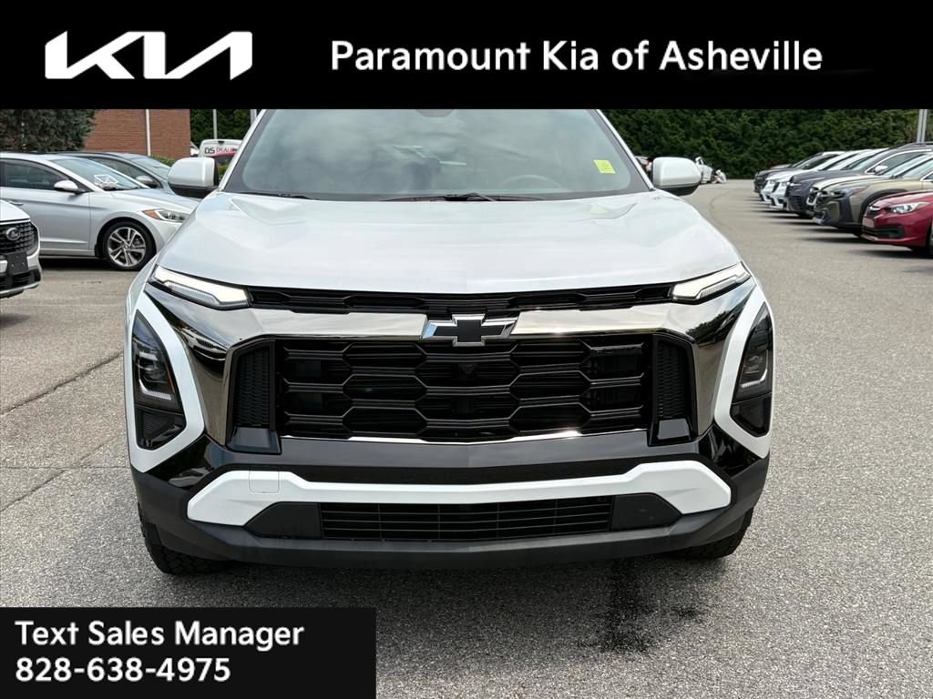 Used 2025 Chevrolet Equinox ACTIV w/ Convenience Package III AWD/4WD image 2